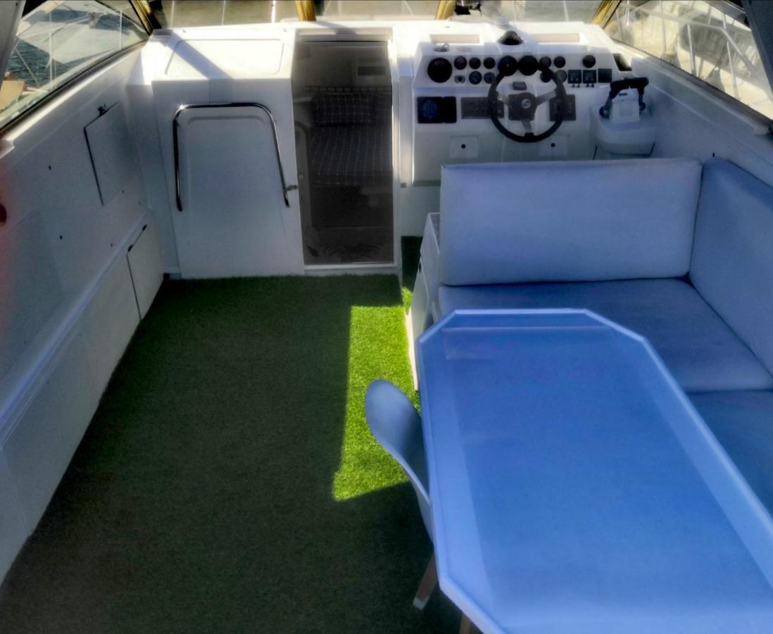 Cozy Private Two Rooms Yacht In Barcelona With Free Parking ซานต์อาเตรียเดเบซอซ ภายนอก รูปภาพ