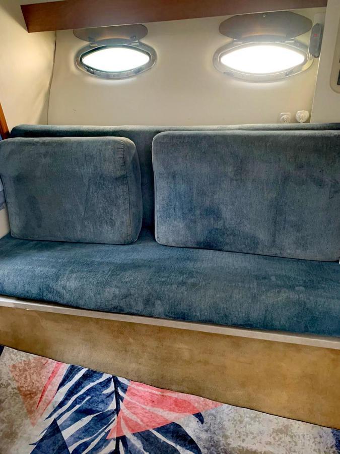 Cozy Private Two Rooms Yacht In Barcelona With Free Parking ซานต์อาเตรียเดเบซอซ ภายนอก รูปภาพ