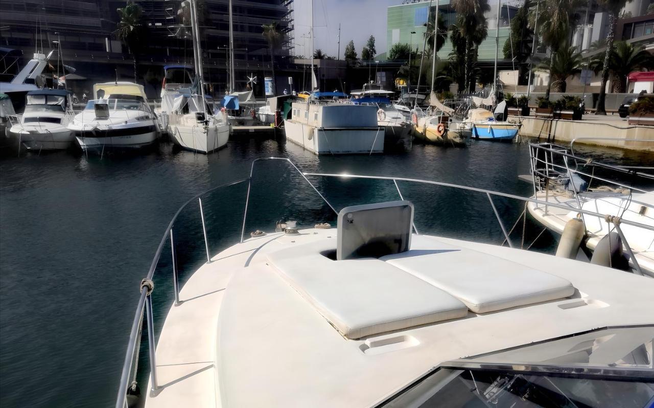 Cozy Private Two Rooms Yacht In Barcelona With Free Parking ซานต์อาเตรียเดเบซอซ ภายนอก รูปภาพ