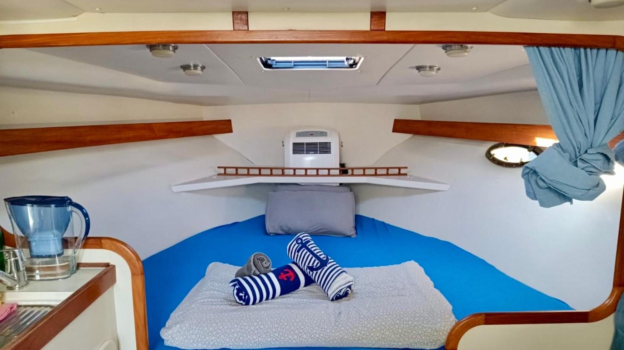 Cozy Private Two Rooms Yacht In Barcelona With Free Parking ซานต์อาเตรียเดเบซอซ ภายนอก รูปภาพ